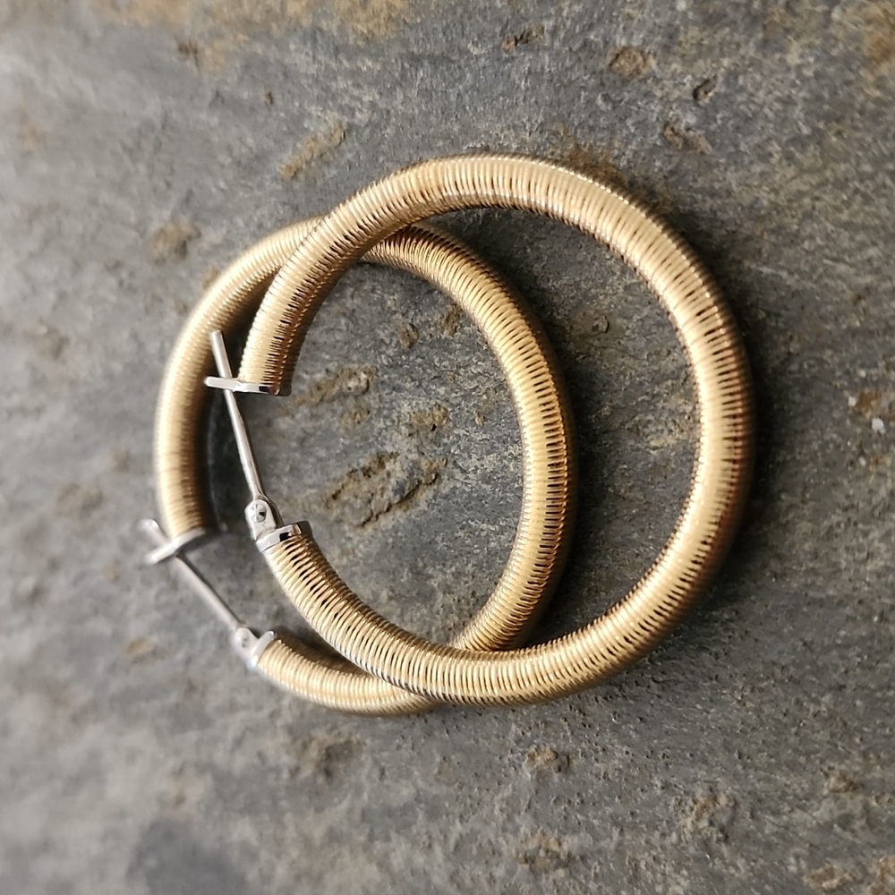 STAINLESS STEEL GOLD TONE Hoop Earrings 1.5 inch Textured Waterproof - Picture 10 of 13